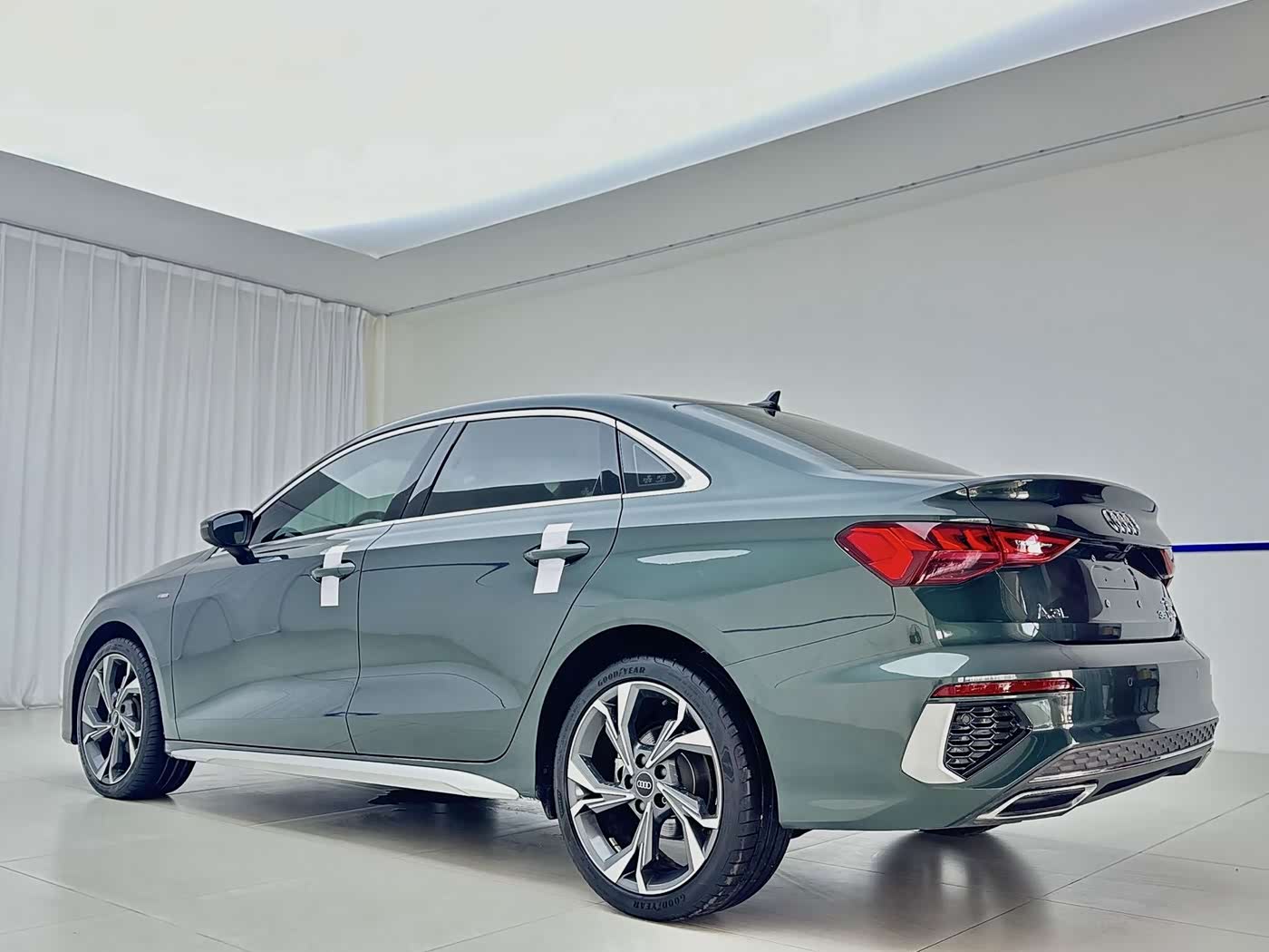 Audi A3 1.4 л 2023 г. Зелёный, пробег 21000 км