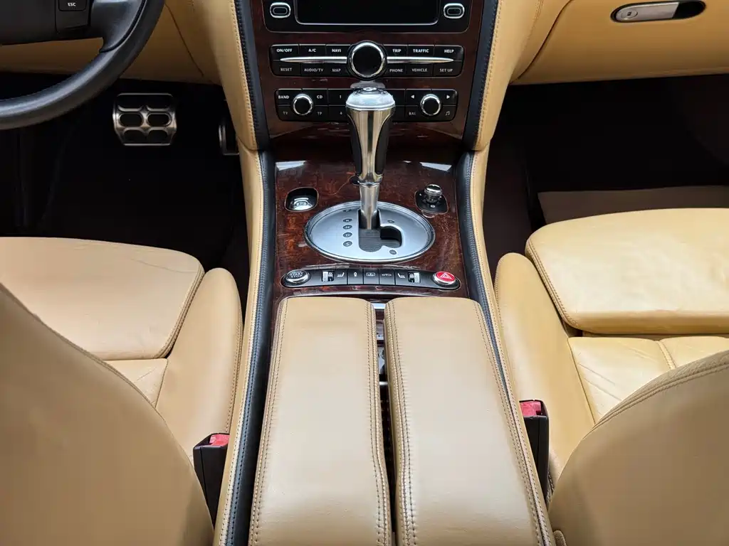 Bentley Flying Spur — миниатюра 21