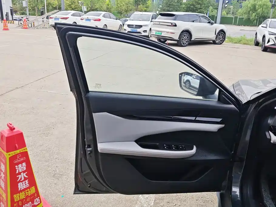 Changan UNI-V iDD — миниатюра 7