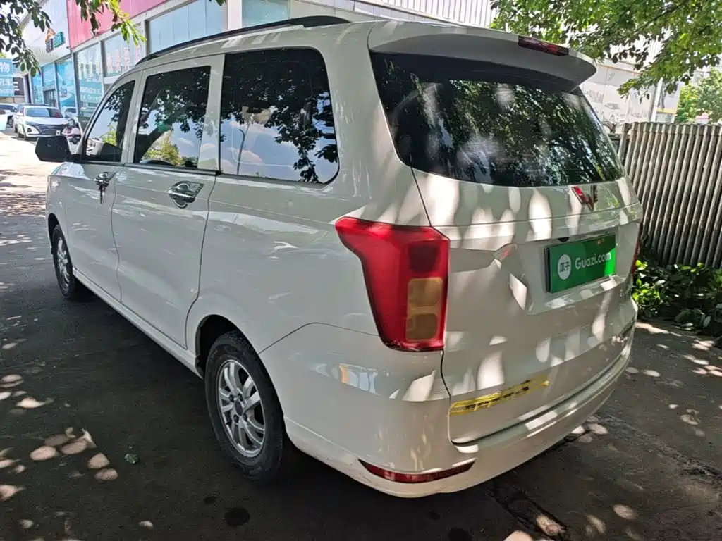 Wuling Hongguang — миниатюра 5