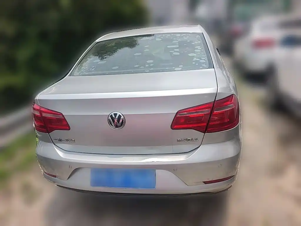 Volkswagen Bora 2014 1.6L MT Comfort