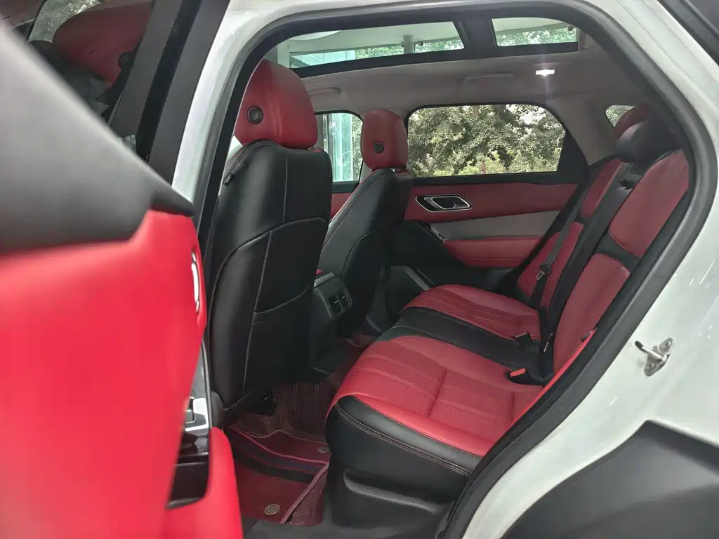 Land Rover Velar — миниатюра 8