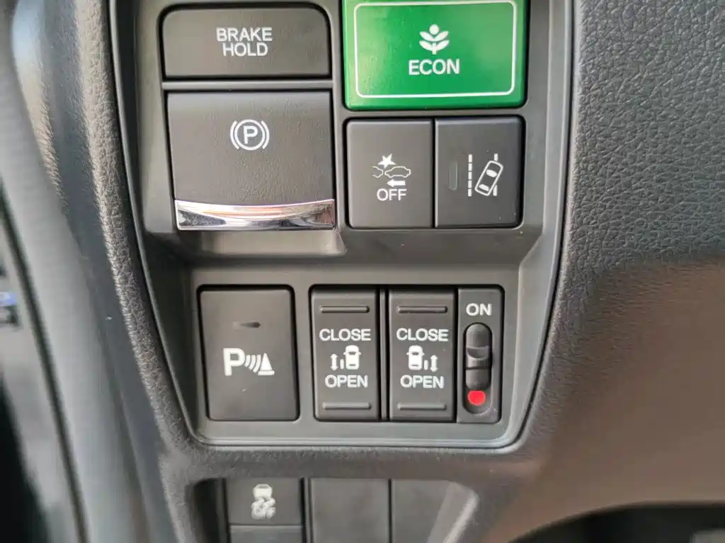 Honda Elysion — миниатюра 18
