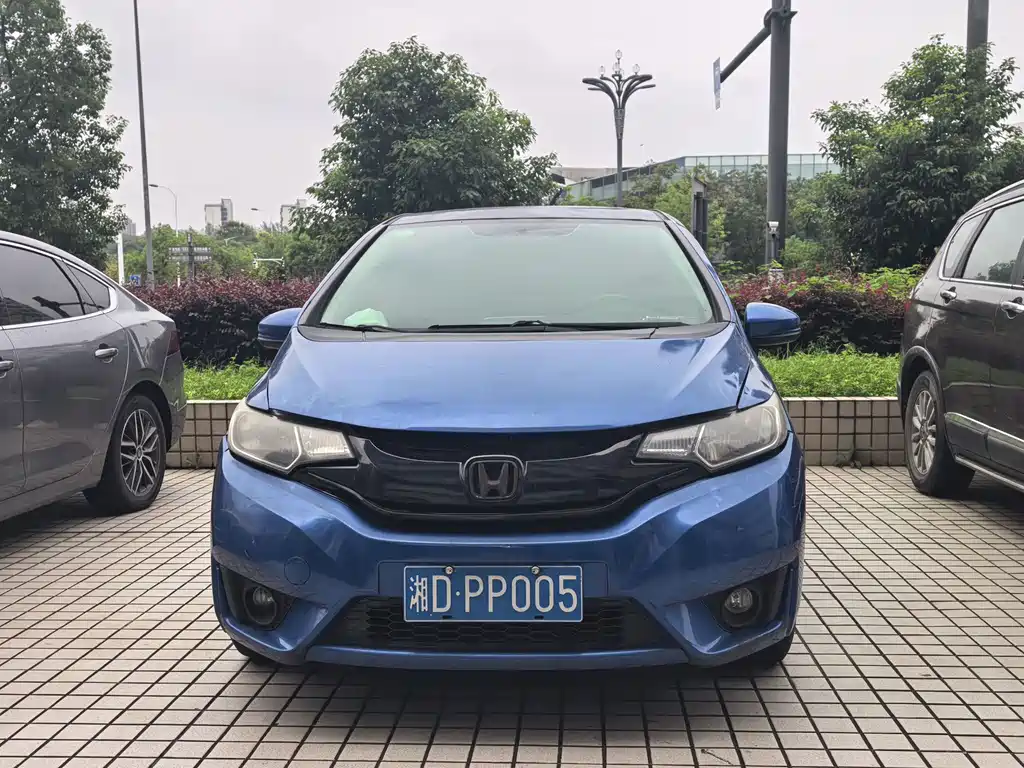 Honda Fit — миниатюра 8