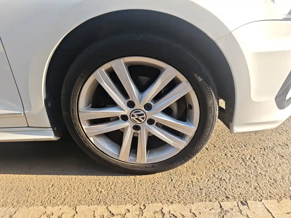 Volkswagen Sagitar — миниатюра 24
