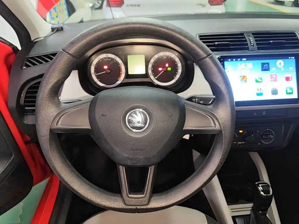 Skoda Fabia — миниатюра 11