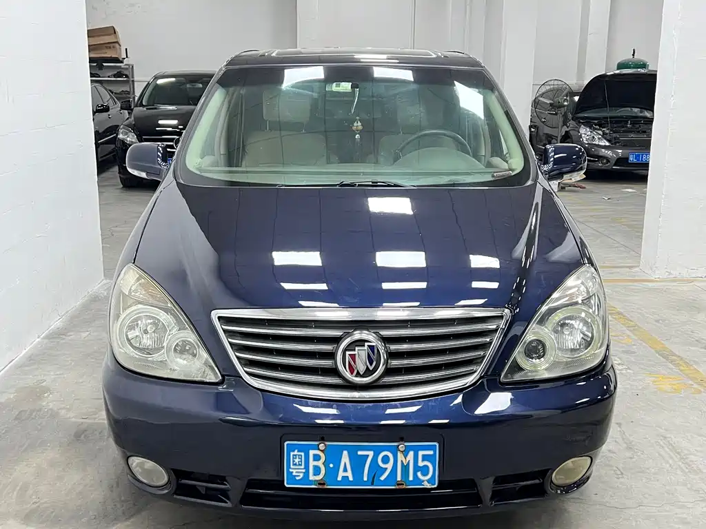Buick GL8 — миниатюра 2