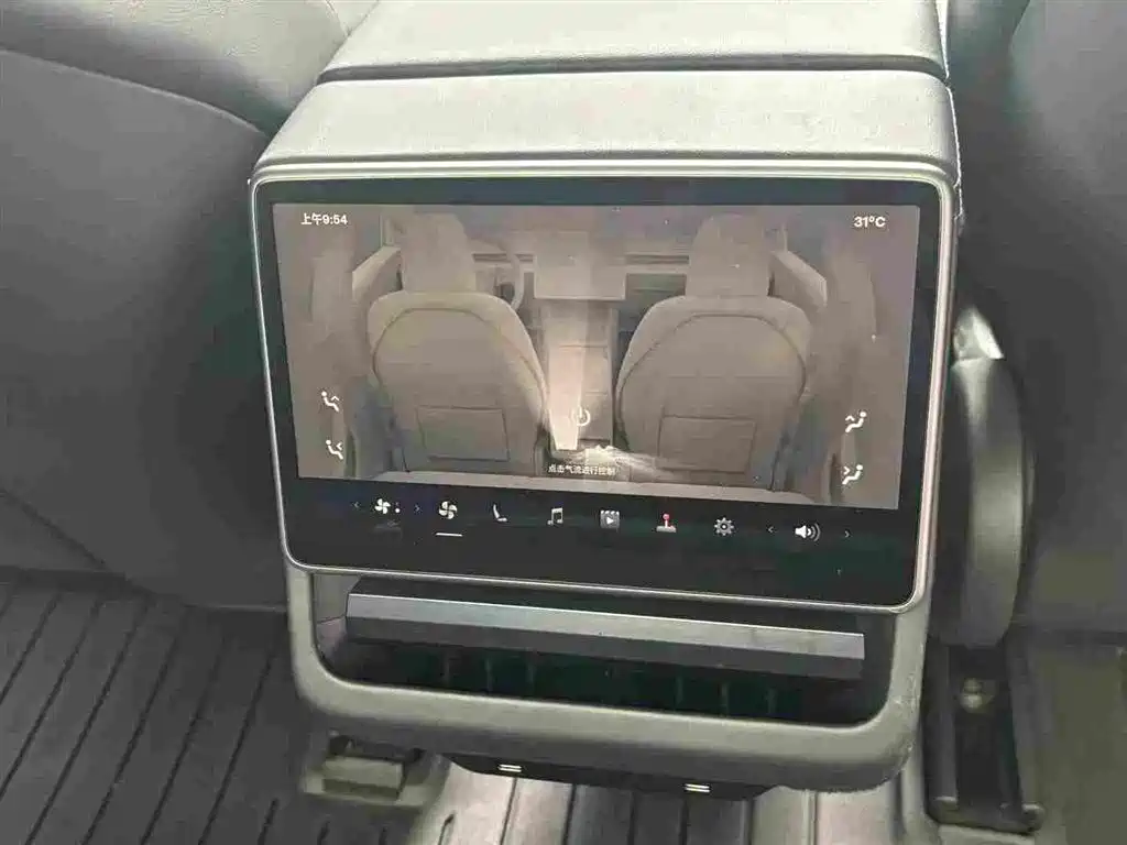 Tesla Model 3 — миниатюра 7