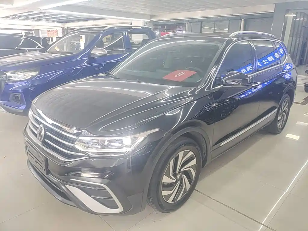 Volkswagen Tiguan L — миниатюра 2
