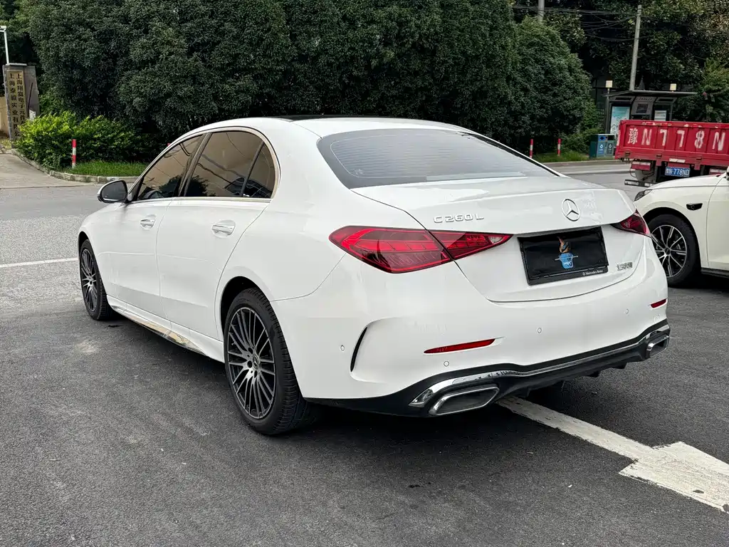 Mercedes-Benz C-Class — миниатюра 16