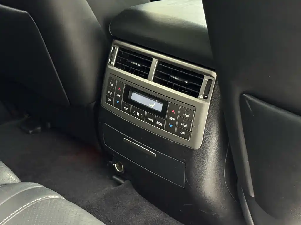Lexus LX — миниатюра 16