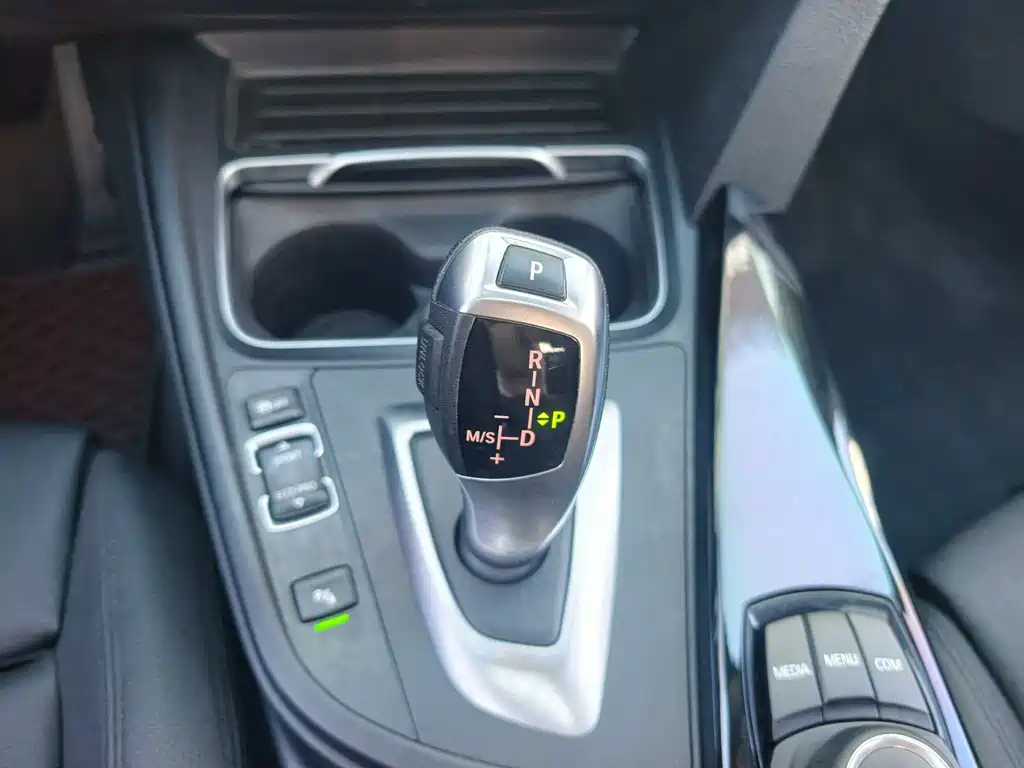 BMW 3 Series — миниатюра 6