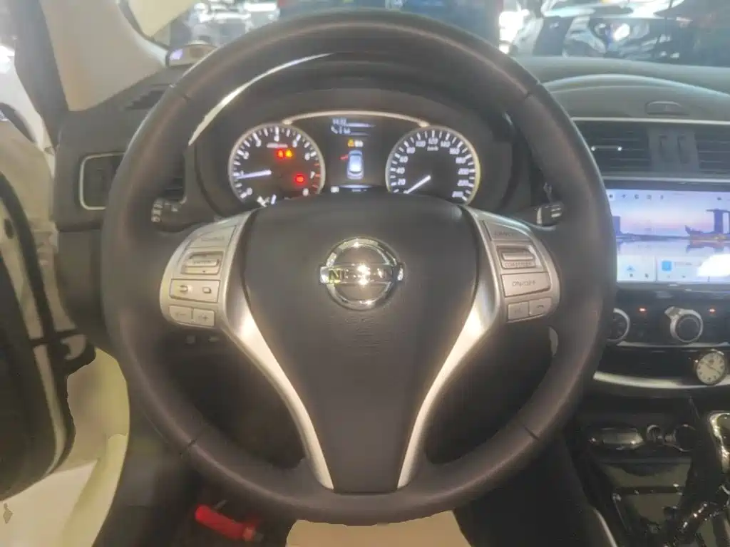 Nissan Tiida — миниатюра 11