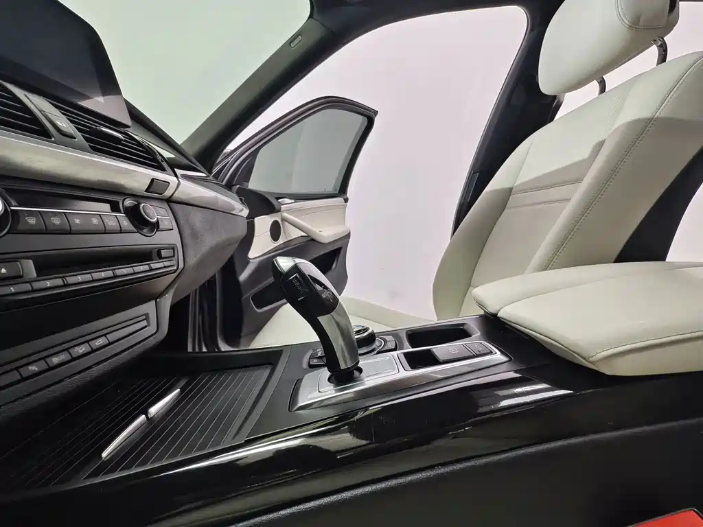BMW X5 (Import) — миниатюра 12