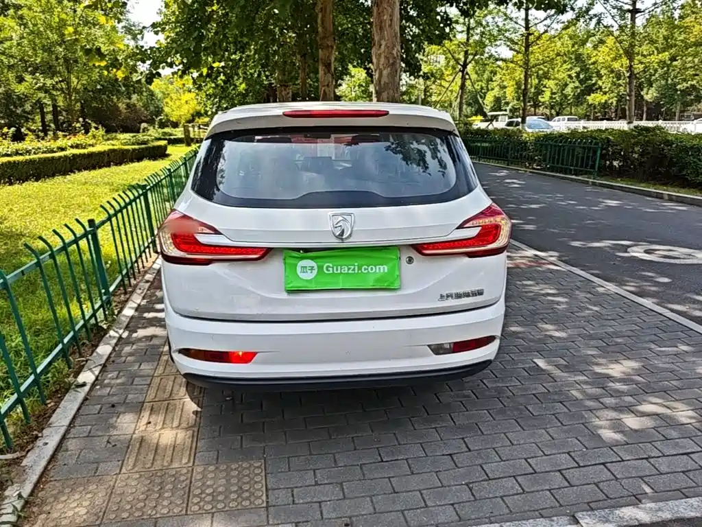 Baojun 310W — миниатюра 6