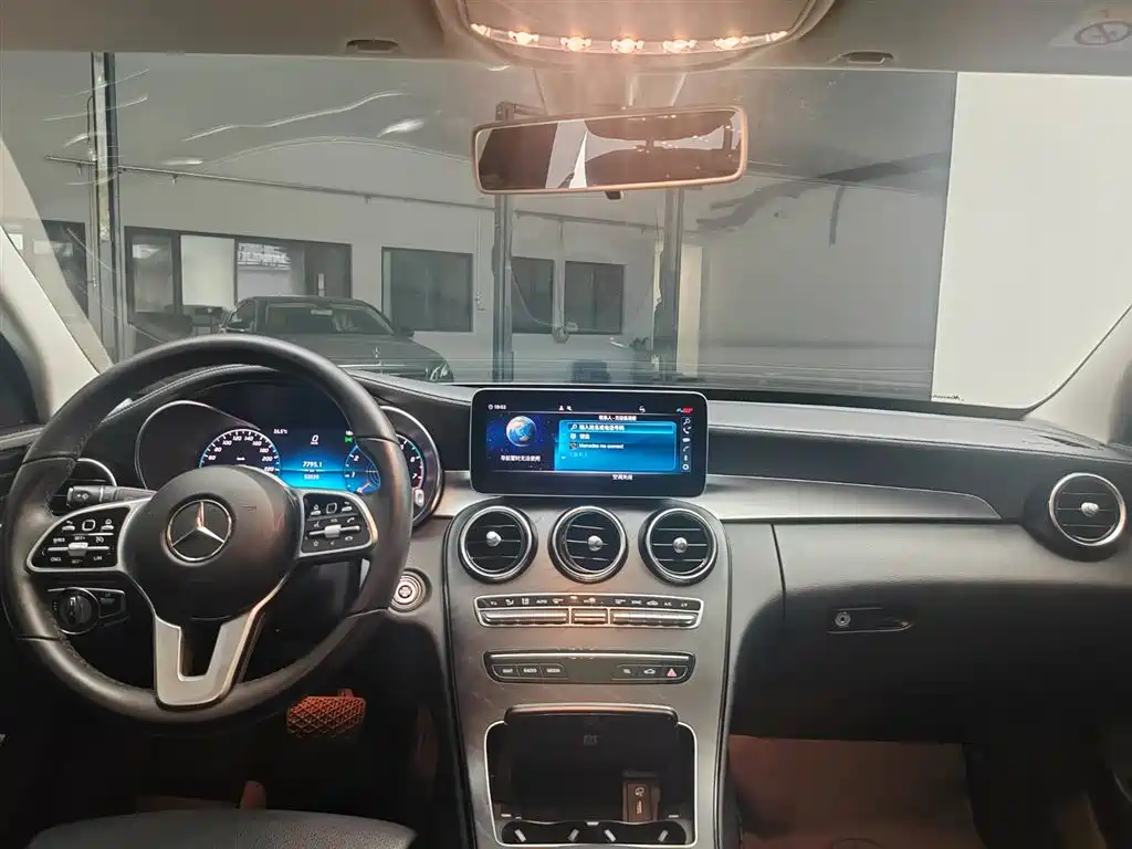 Mercedes-Benz C-Class — миниатюра 10