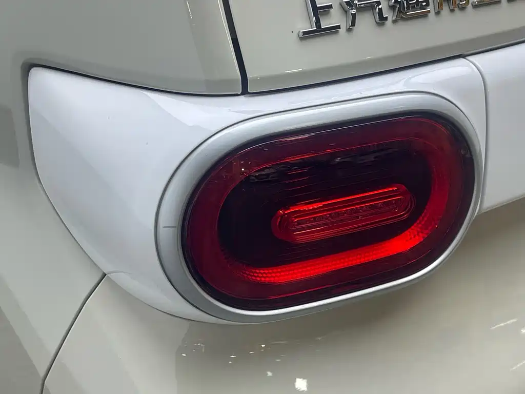 Wuling MINIEV — миниатюра 10