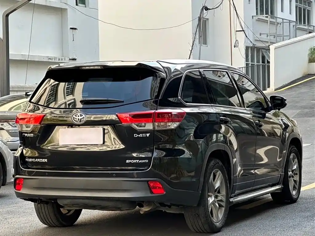 TOYOTA HIGHLANDER