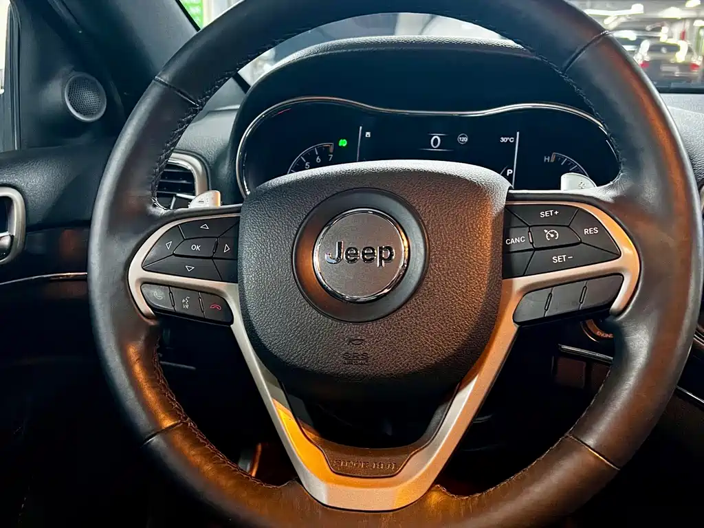 Jeep Grand Cherokee (Import) — миниатюра 9