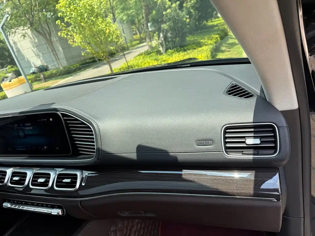 Mercedes-Benz GLE (Import) — миниатюра 48