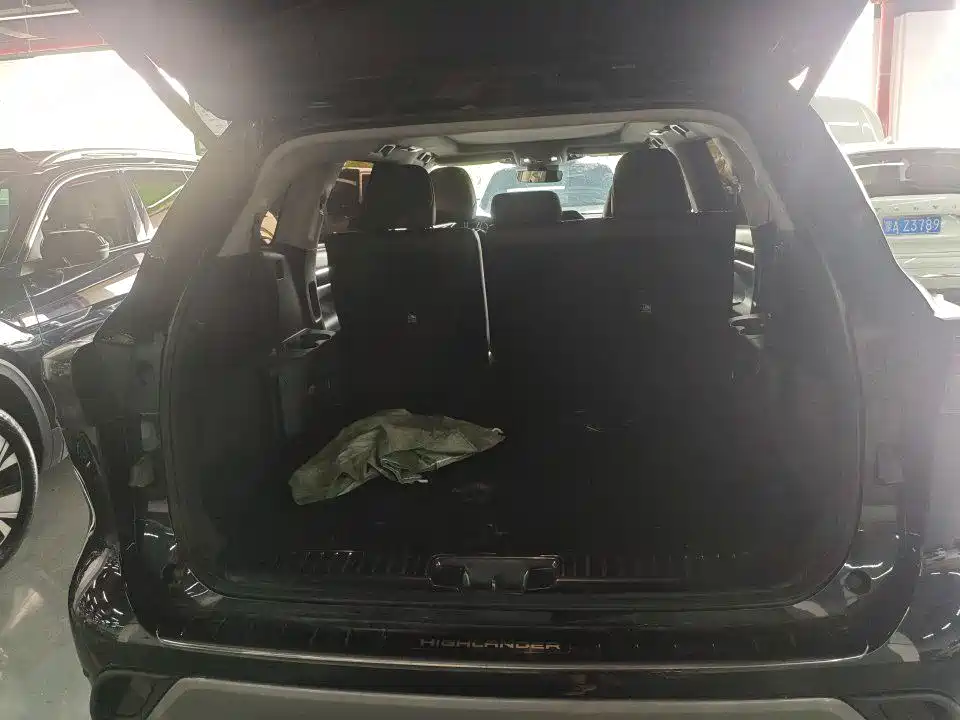 Toyota Highlander — миниатюра 8