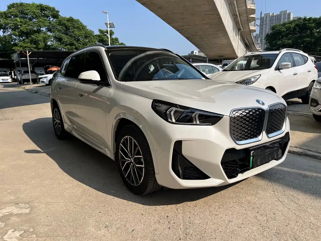 BMW iX1 — миниатюра 3