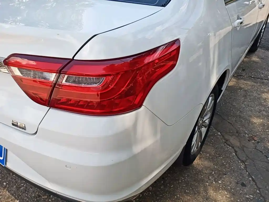 Geely Vision — миниатюра 8