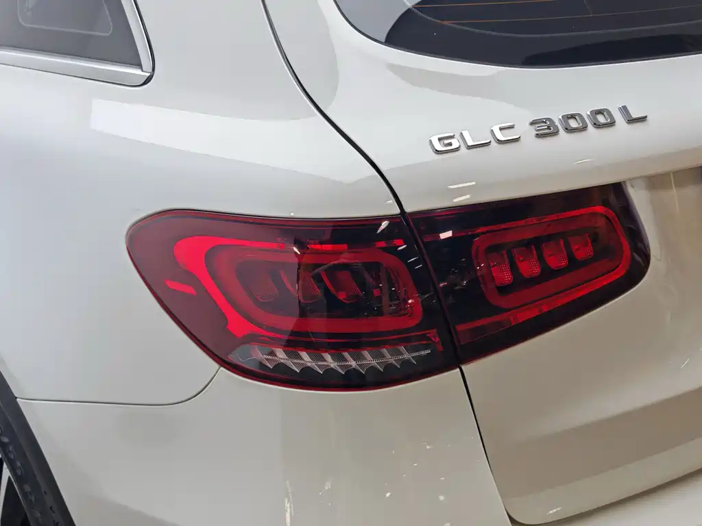Mercedes-Benz GLC — миниатюра 5