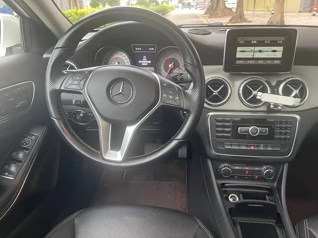 Mercedes-Benz GLA 2015 GLA 200