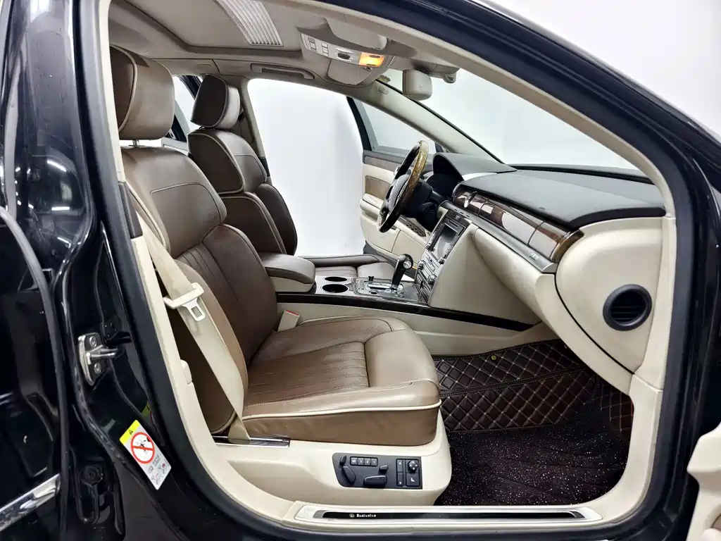 Volkswagen Phaeton — миниатюра 13