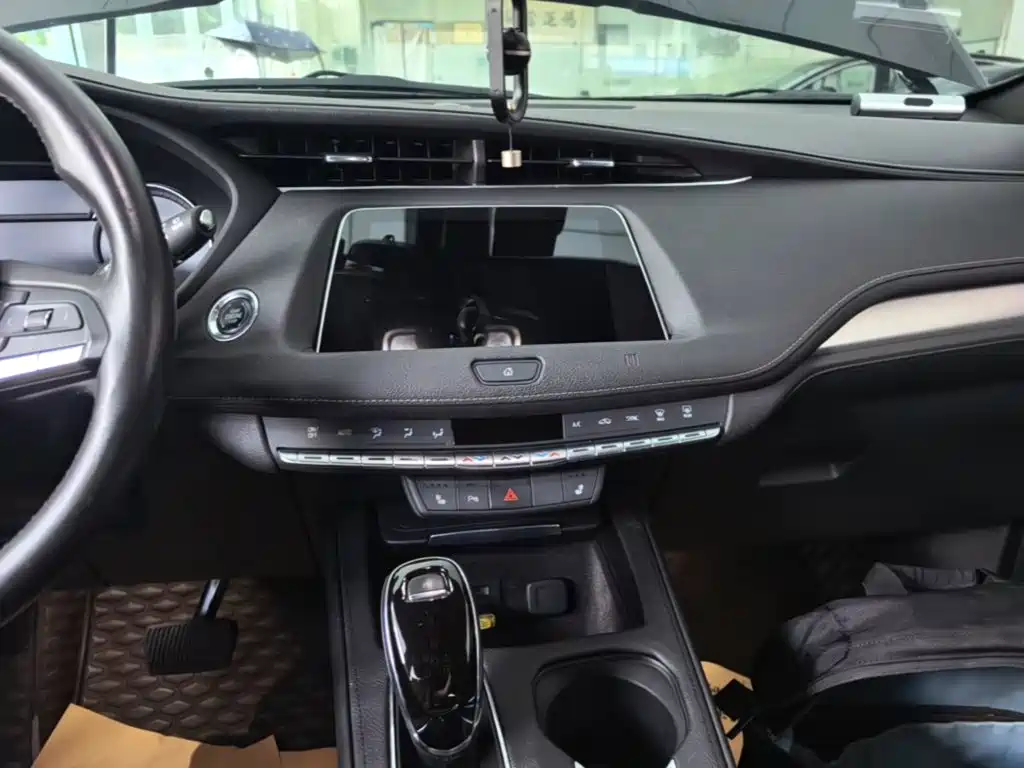 Cadillac XT4 — миниатюра 13