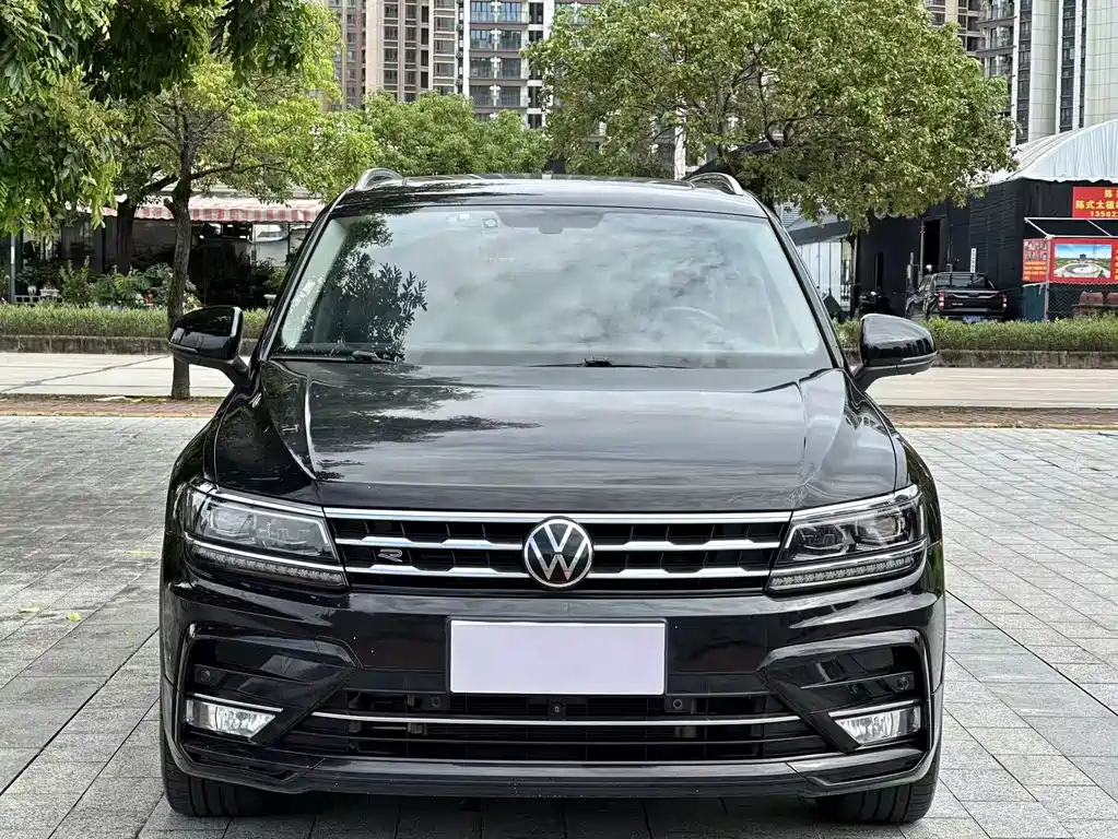 Volkswagen Tiguan L — миниатюра 2