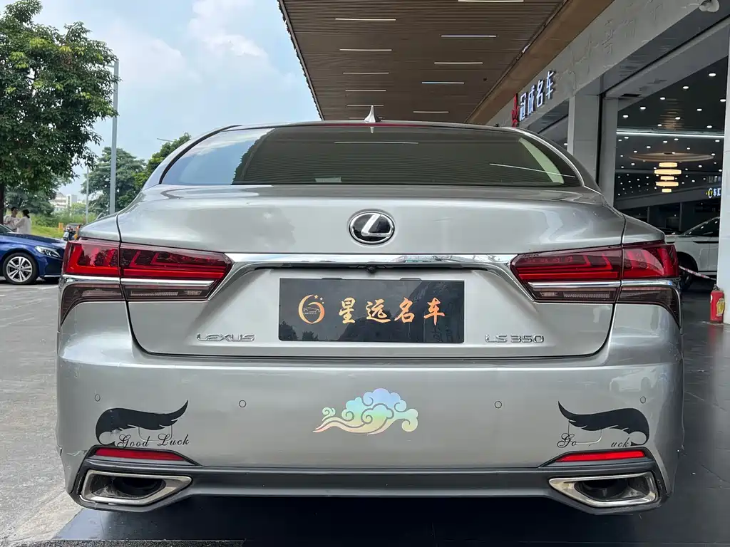 Lexus LS — миниатюра 15
