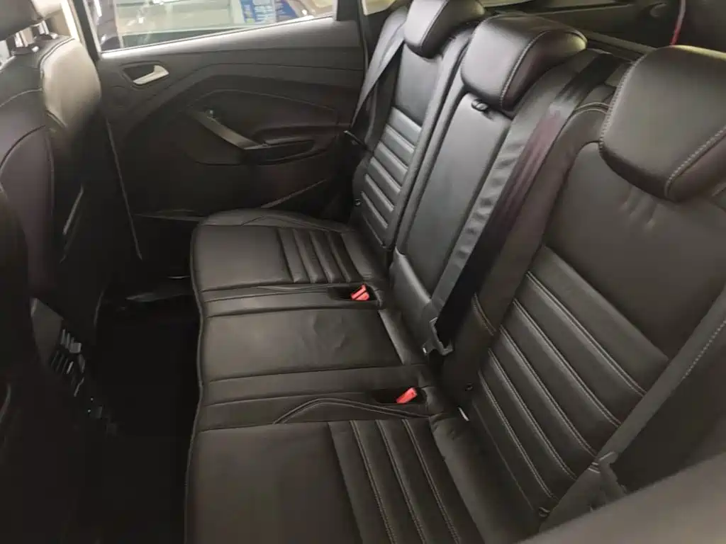 Ford Kuga — миниатюра 17