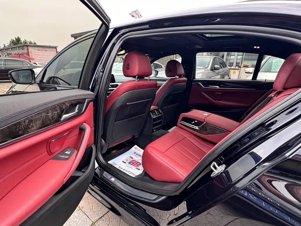 BMW 5 Series — миниатюра 8