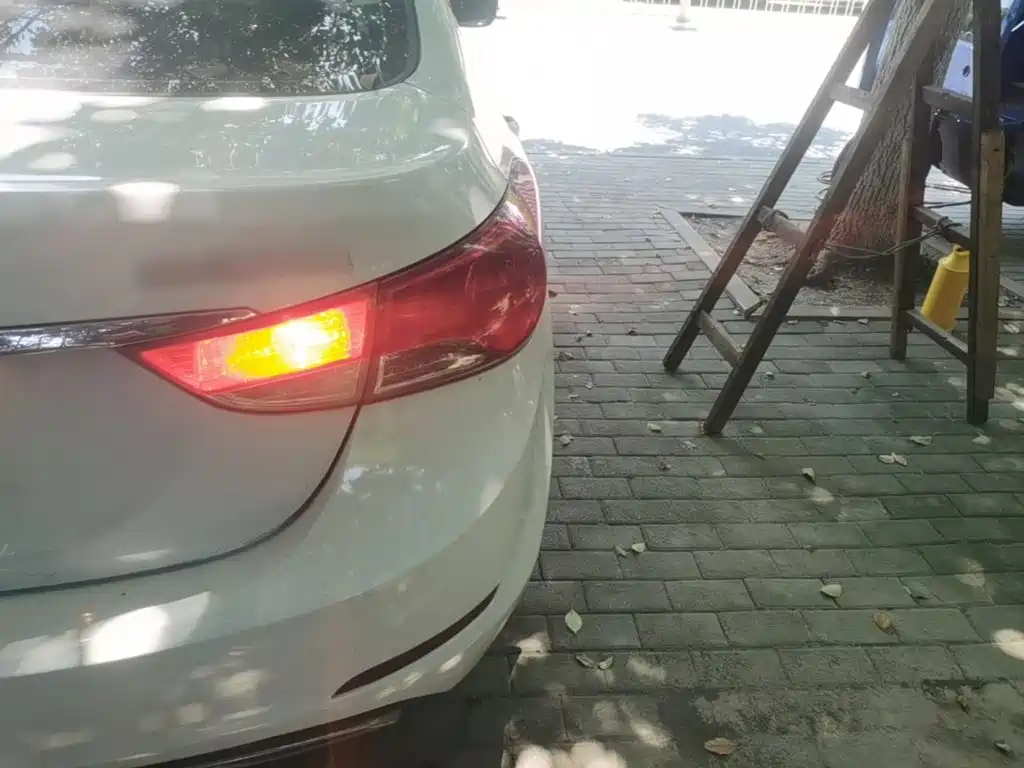 Hyundai Elantra Langdong — миниатюра 8