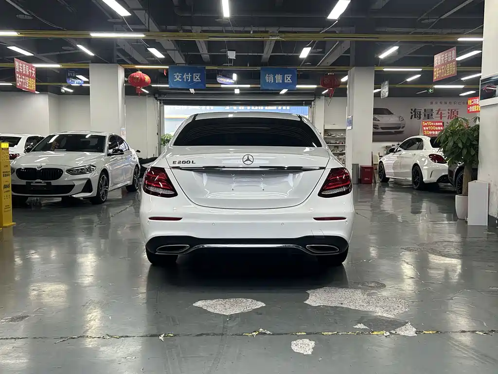 Mercedes-Benz E-Class — миниатюра 10