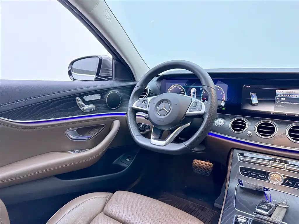 Mercedes-Benz E-Class - фото 14