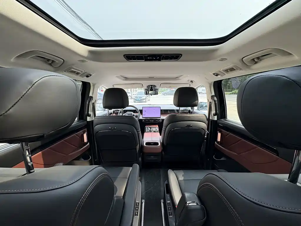 GAC Motor Trumpchi E8 PHEV — миниатюра 12