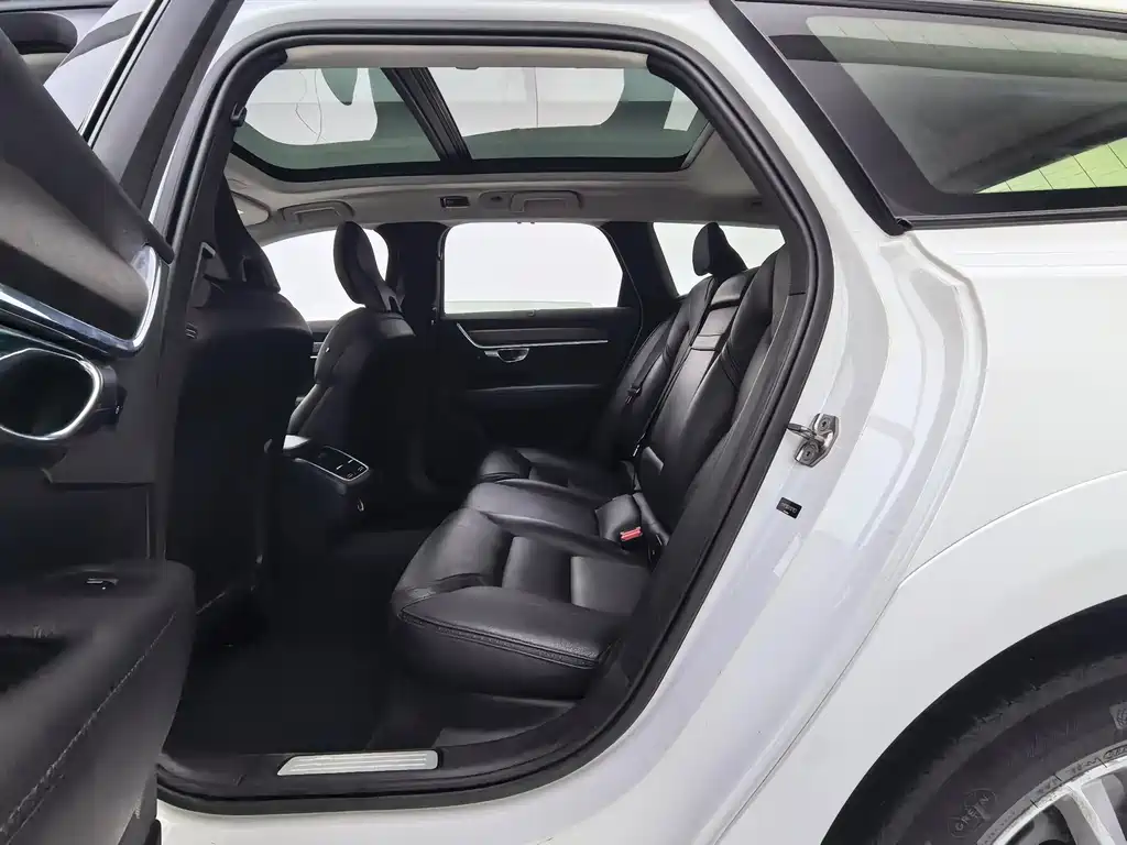 Volvo V90 2019 Cross Country T5 AWD V