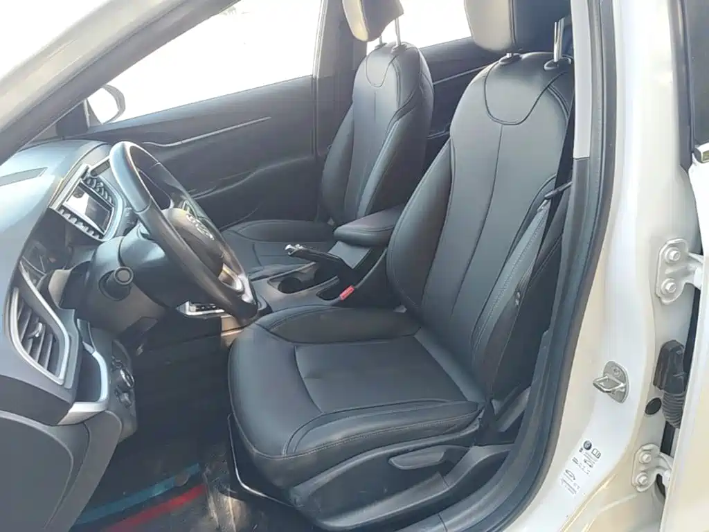 Buick Excelle — миниатюра 15