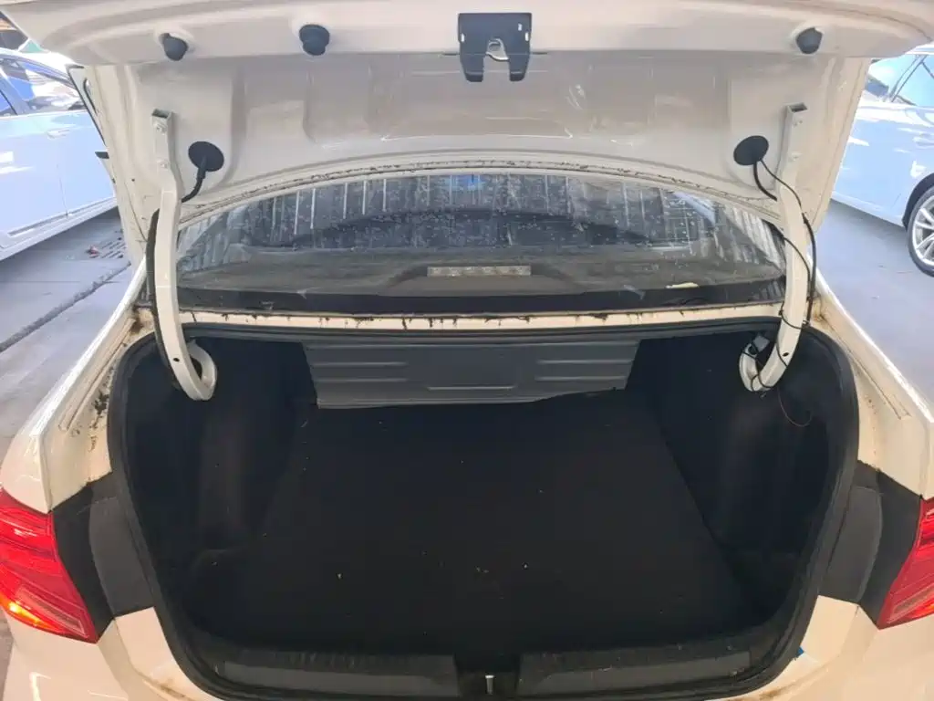 Volkswagen Jetta — миниатюра 19