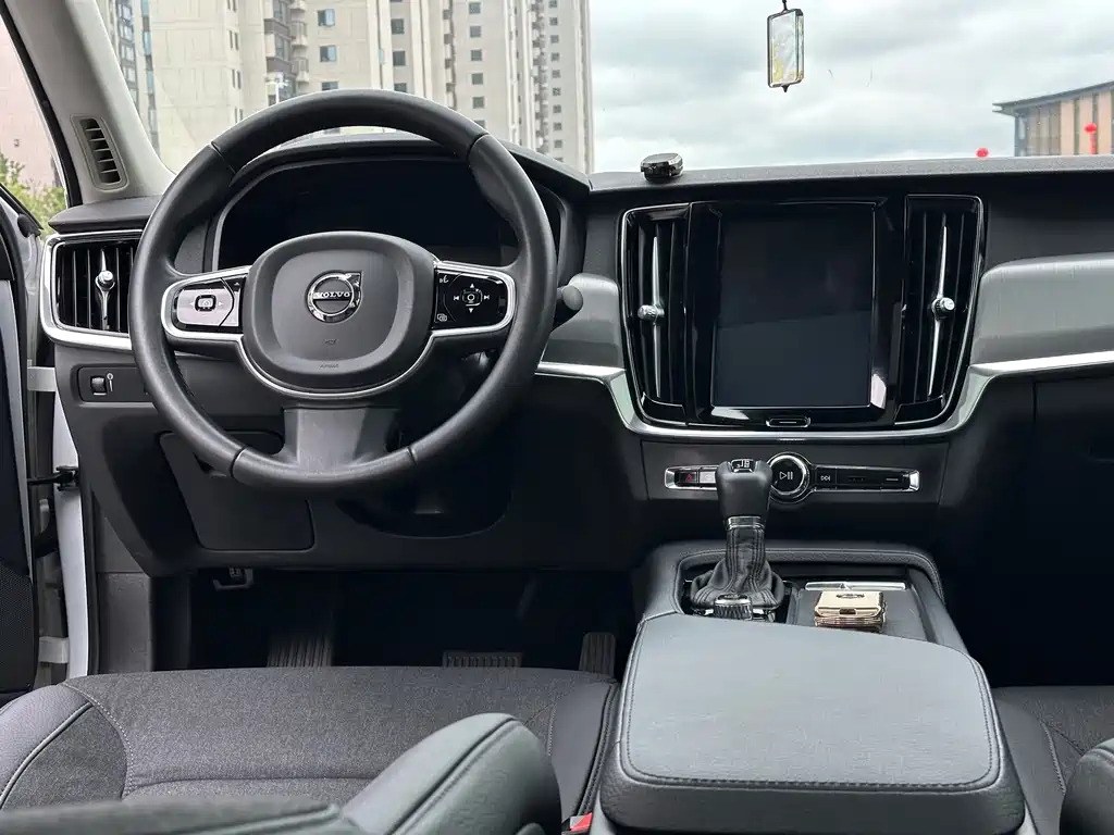 Volvo S90 — миниатюра 19