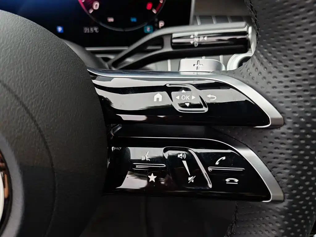 Mercedes-Benz C-Class — миниатюра 12