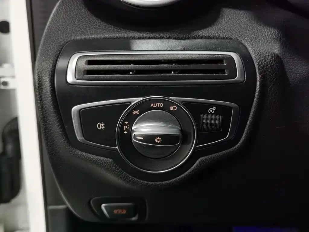 Mercedes-Benz C-Class — миниатюра 21