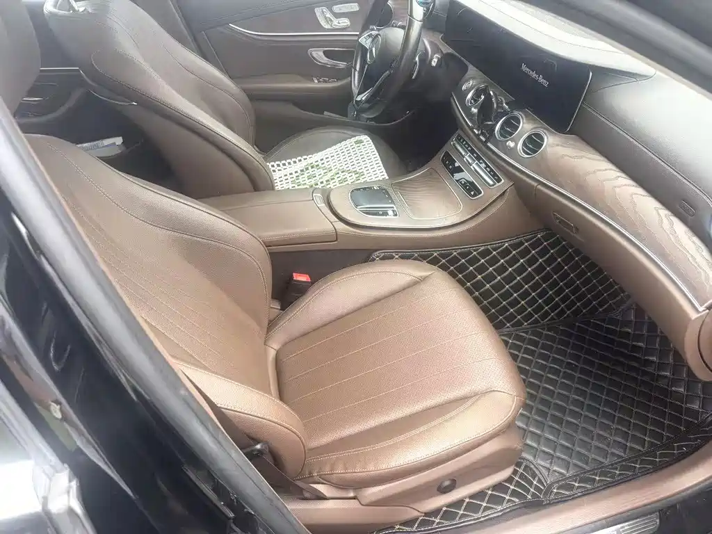 Mercedes-Benz E-Class — миниатюра 5