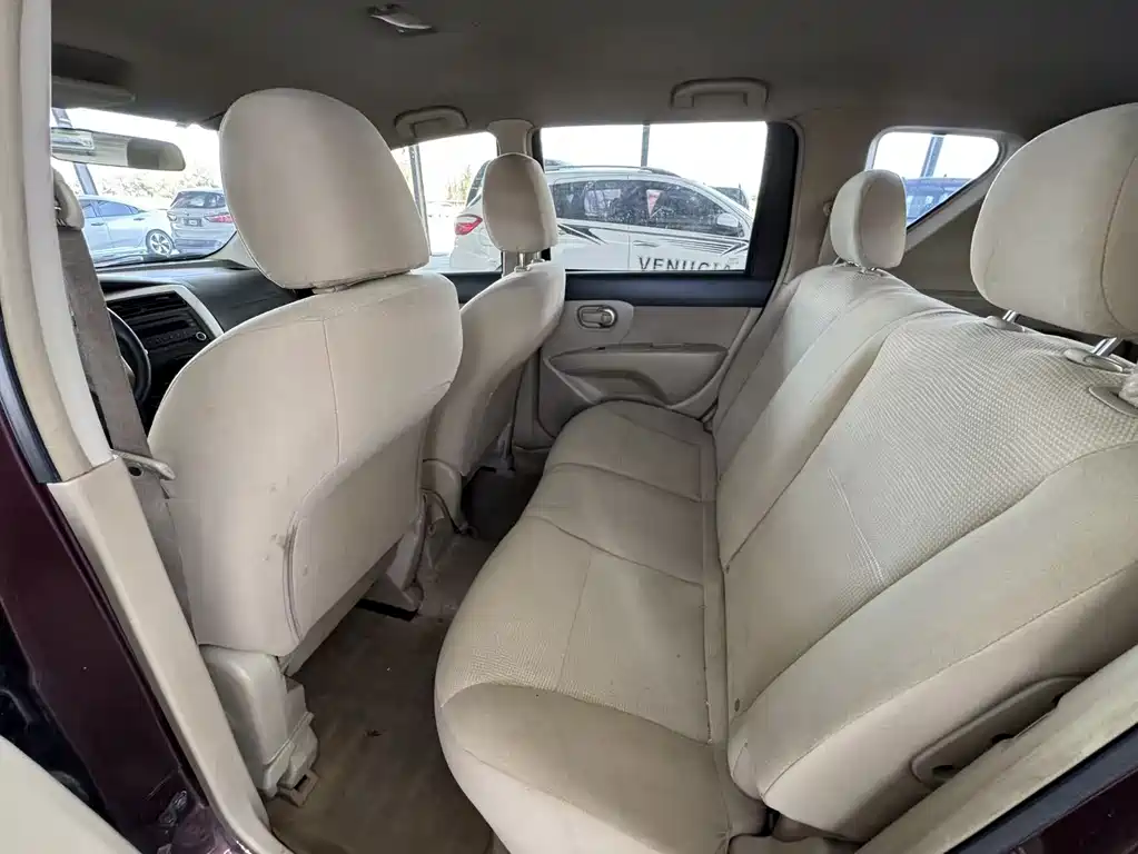 Nissan Livina — миниатюра 6