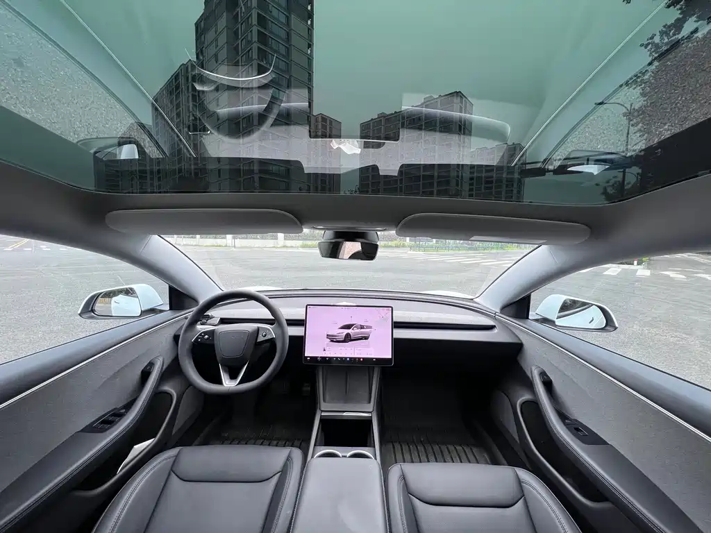 Tesla Model 3 — миниатюра 8