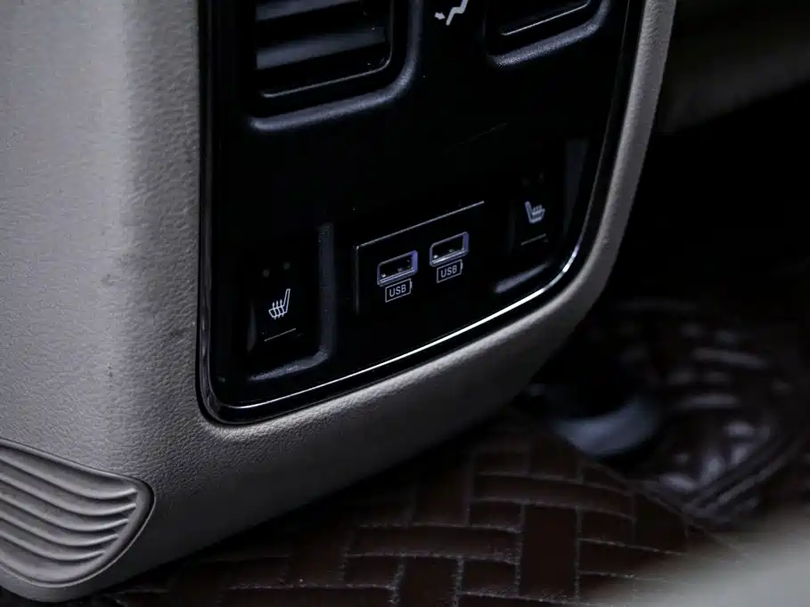 Jeep Grand Cherokee (Import) — миниатюра 18