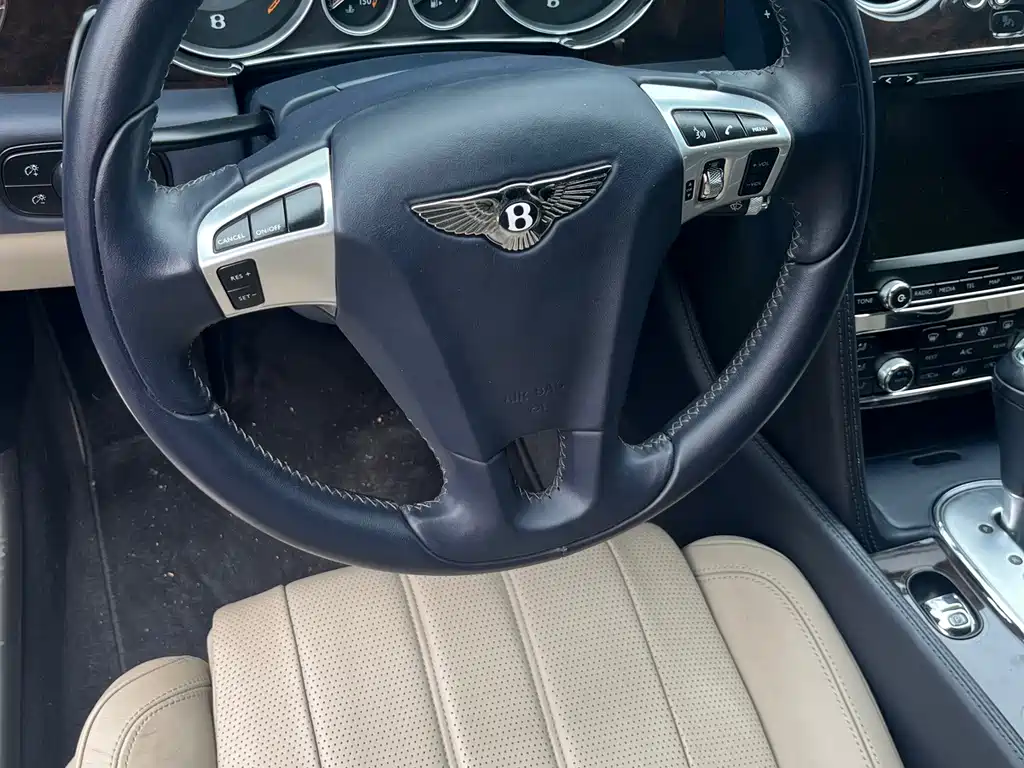 Bentley Flying Spur — миниатюра 30